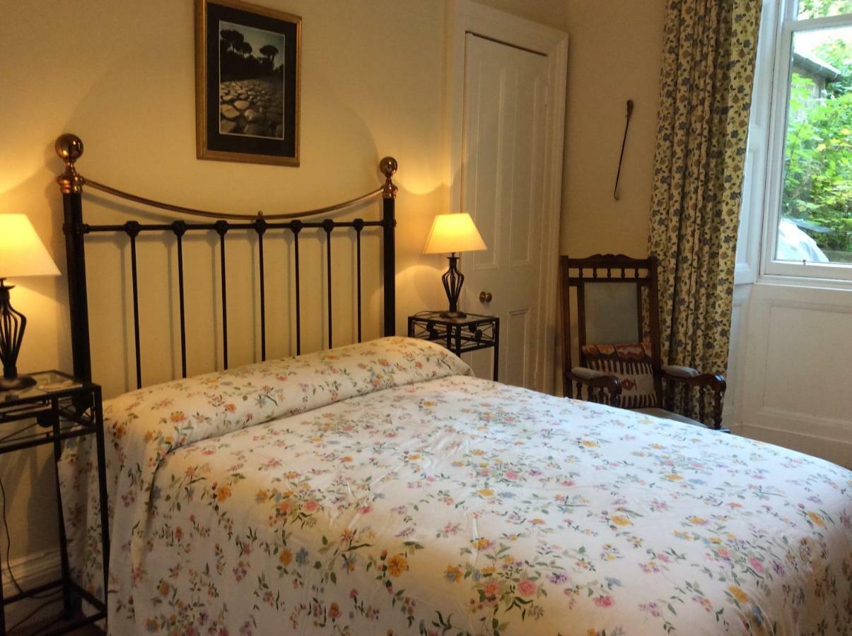 Bed & Breakfast Number 18 *