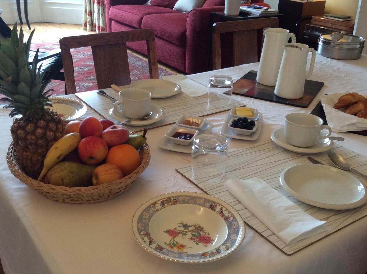 Bed & Breakfast Number 18 *